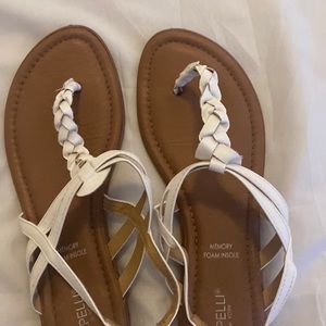 Just some cute sandals!